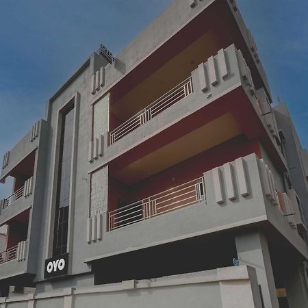 Hotel O Casa Midland Bhubaneswar Exterior foto